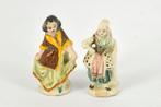 2 ANTIEKE PORSELEINEN BEELDJES, Ophalen of Verzenden