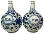 Paar Japanse blauw-witte porseleinen Arita flessen VOC, Ophalen of Verzenden