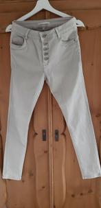 Z.g.a.n zomer jeans, kleur creme, maat 36 stretch, Overige kleuren, Ophalen of Verzenden, Zo goed als nieuw, W28 - W29 (confectie 36)