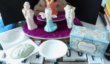 3 PARFUM FLESSEN VAN AVON VERSCH FIGUREN MET 1 ZEEP VINTAGE beschikbaar voor biedingen