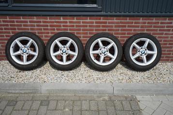 banden en velgen beschikbaar voor biedingen