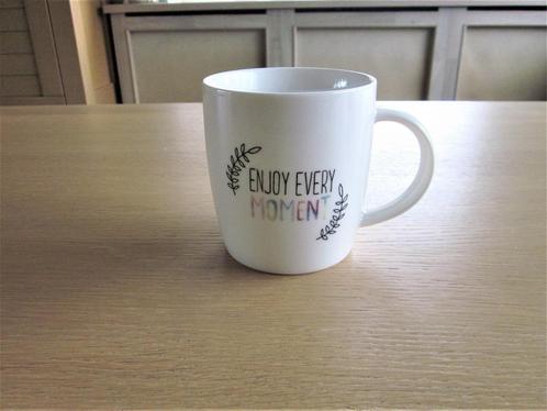Hallmark mok Enjoy every moment D8,5cm H9cm, Huis en Inrichting, Keuken | Servies, Zo goed als nieuw, Overige typen, Effen, Porselein