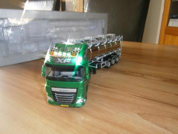 Zeldzame DAF XF van WSI met veel details en tankoplegger beschikbaar voor biedingen