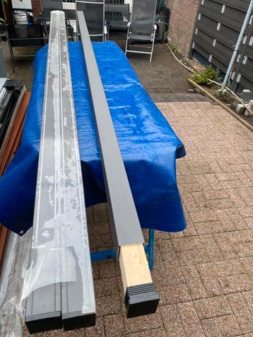 Aluminium SchuttingPaal Met HoutenKern 6,8cmx6,8cmx3,0m lang beschikbaar voor biedingen