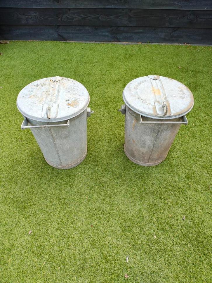 2 zinken emmers, Huis en Inrichting, Emmers, Gebruikt, IJzer, Met deksel, Met handgreep, Ophalen