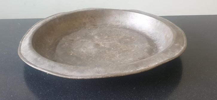 Oud, groot en zwaar tinnen bord, Antiek en Kunst, Antiek | Tin, Ophalen of Verzenden