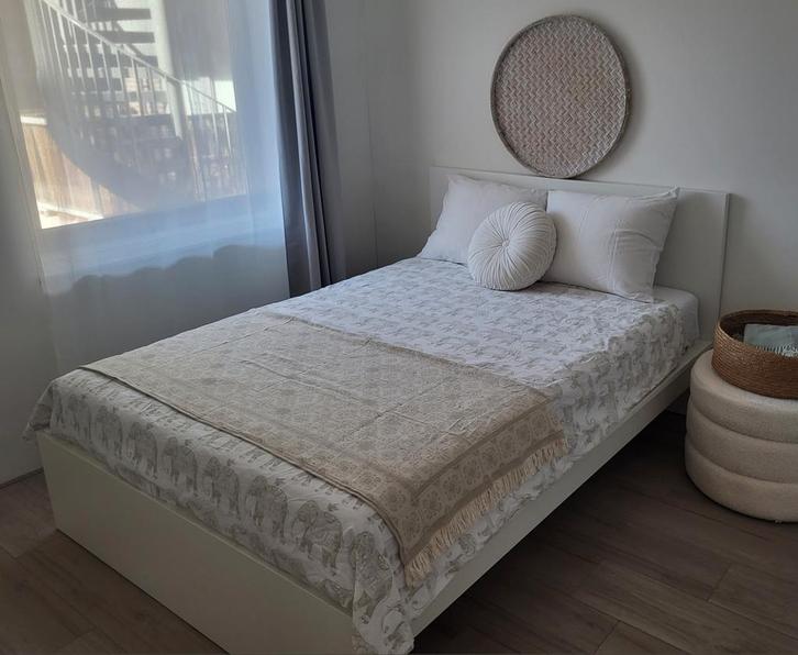 Malm bedframe 140cm + matras, Huis en Inrichting, Slaapkamer | Bedden, Ophalen