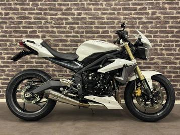 Triumph STREET TRIPLE (bj 2014) beschikbaar voor biedingen