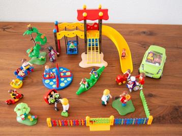 Playmobil uitgebreide Speelplaats 5568 met meerdere setjes beschikbaar voor biedingen