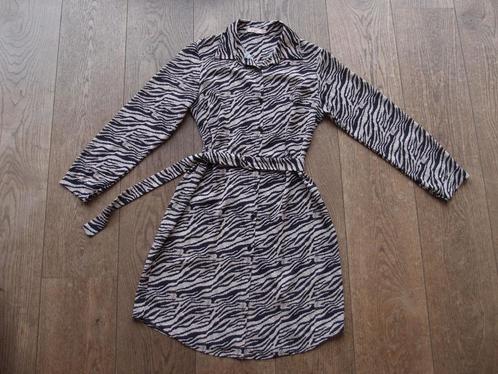 Erg mooie Sweet Jewellery zebra print jurk met riem maat L, Kleding | Dames, Jurken, Zo goed als nieuw, Maat 38/40 (M), Beige