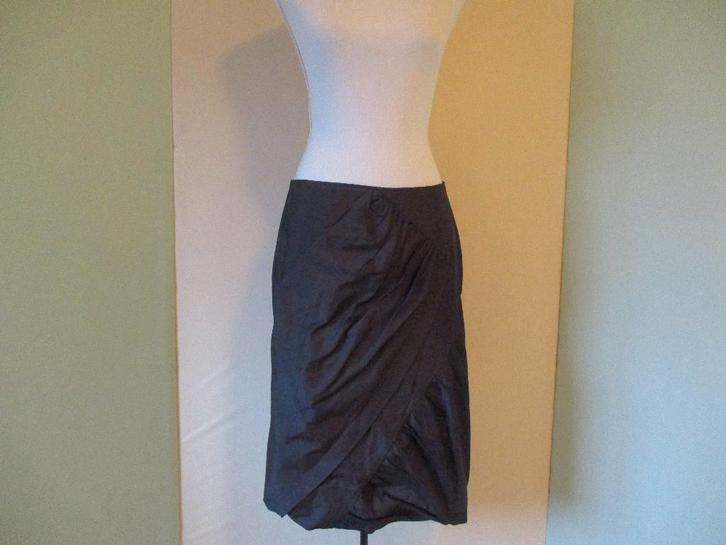 Lynde rok maat 36 (model Gwen), Kleding | Dames, Rokken, Zo goed als nieuw, Maat 36 (S), Zwart, Onder de knie, Verzenden