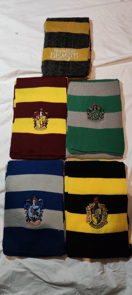 Harry Potter sjaals/sjalen - Alle 4 de huizen beschikbaar, Verzamelen, Harry Potter, Nieuw, Gebruiksvoorwerp, Ophalen of Verzenden