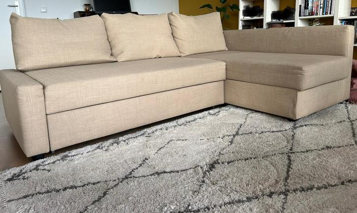 Mooie FRIHETEN hoekbank - slaapbank, zandkleur, Huis en Inrichting, Banken | Bankstellen, Zo goed als nieuw, Vierpersoons of meer