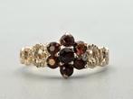 Gouden Vintage ring met edelsteen granaat. 2026/27., Sieraden, Tassen en Uiterlijk, Ringen, ., Ophalen of Verzenden, Zo goed als nieuw