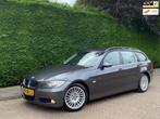 BMW 3-serie Touring 318i AIRCO IJSKOUD/LEER/PDC V+A/XENON!, Achterwielaandrijving, Handgeschakeld, 1405 kg, Parkeersensor