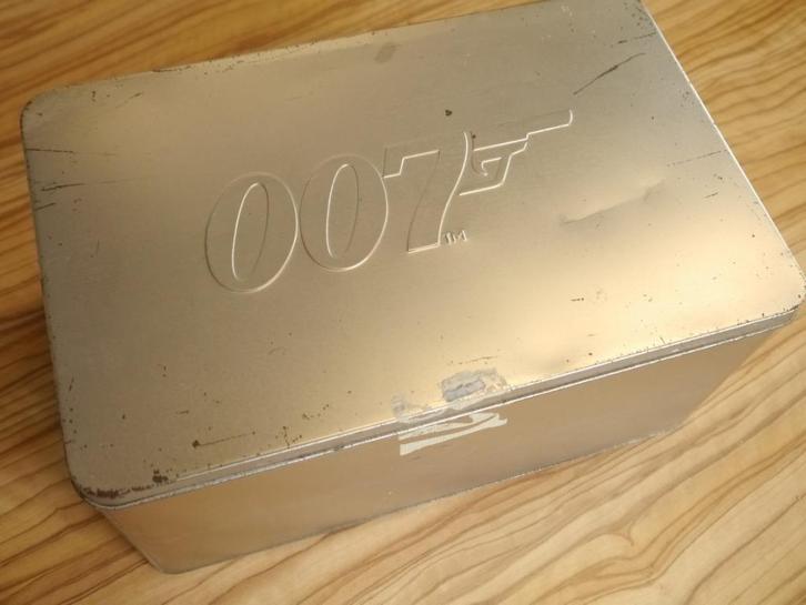 20 stuks dvd box set in blik James Bond, Cd's en Dvd's, Dvd's | Actie, Zo goed als nieuw, Actie, Boxset, Vanaf 12 jaar, Ophalen of Verzenden