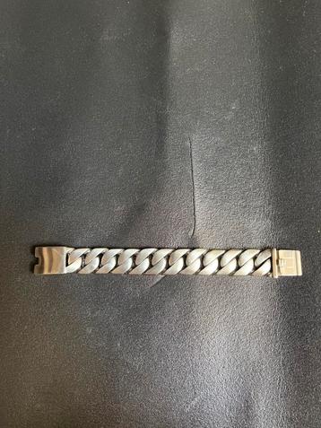 Zware Armband beschikbaar voor biedingen