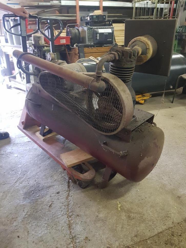 compressor, Doe-het-zelf en Verbouw, Compressors, Gebruikt, 6 tot 10 bar, 100 liter of meer, 200 tot 400 liter/min, Ophalen