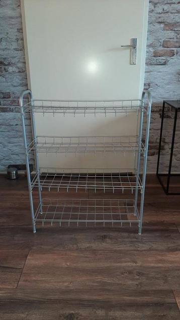 Schoenenrek beschikbaar voor biedingen