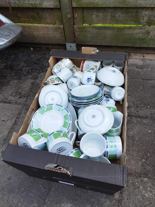 doos vol met bruikbaar servies, Antiek en Kunst, Antiek | Servies los, Ophalen