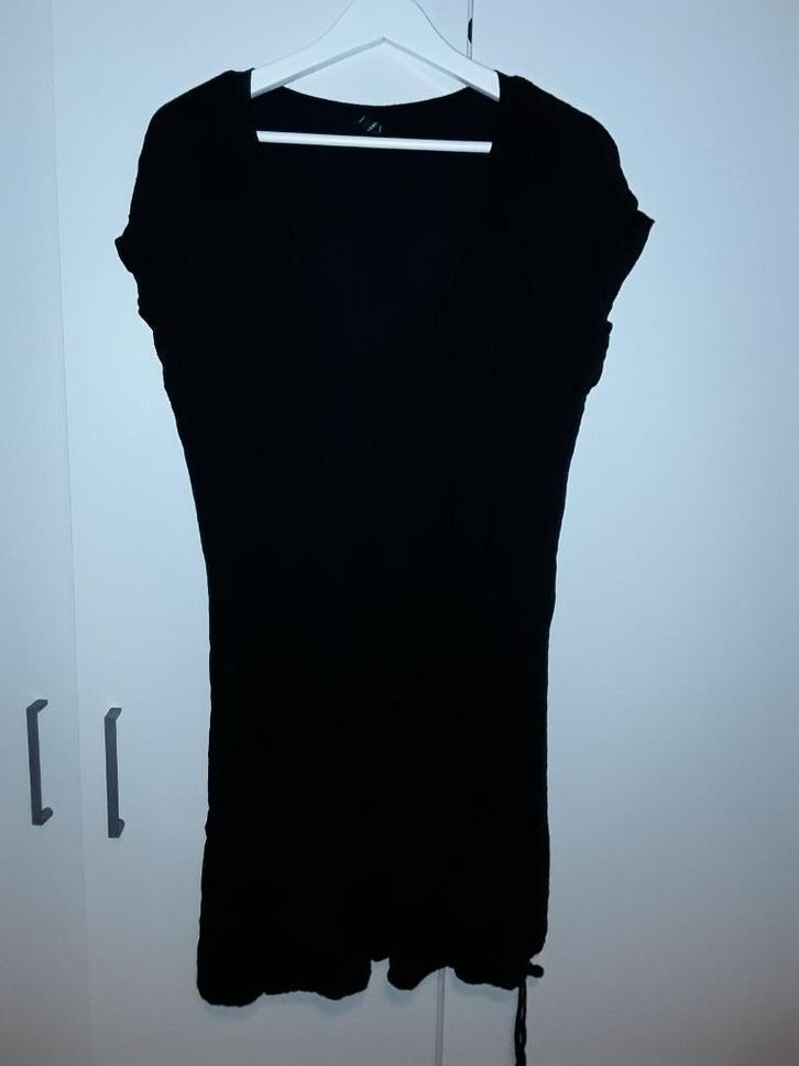 Vero Moda Zwart Jurkje Met V-hals en Zakken Maat XL, Kleding | Dames, Jurken, Zo goed als nieuw, Maat 46/48 (XL) of groter, Zwart