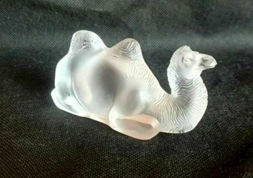 Lalique Kameel Liggend, Antiek en Kunst, Antiek | Glas en Kristal, Ophalen of Verzenden