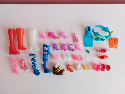 Barbie schoenen, enkele stuks (Bratz, LOL, Sylvanian, Polly), Verzamelen, Poppen, Zo goed als nieuw, Kleertjes, Ophalen of Verzenden