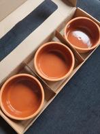 Terracotta tapasschaaltjes nieuw in doos, Huis en Inrichting, Keuken | Servies, Nieuw, Ophalen