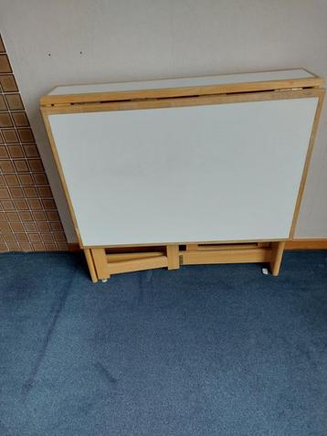 Wandtafel uitklapbaar beschikbaar voor biedingen