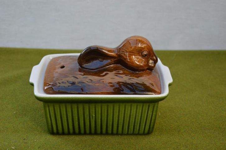 Vintage geglazuurd keramiek paté vorm met konijn , Frankrijk, Antiek en Kunst, Curiosa en Brocante, Ophalen of Verzenden