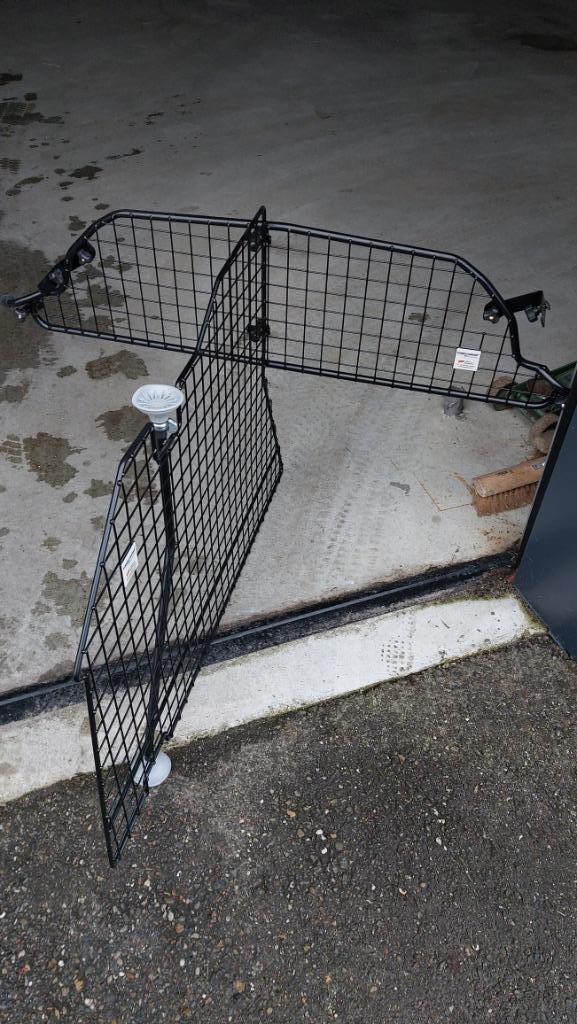 Hondenrek, incl scheiding Mercedes E-Klasse (S213) 2016/2023, Auto diversen, Hondenrekken, Zo goed als nieuw, Ophalen