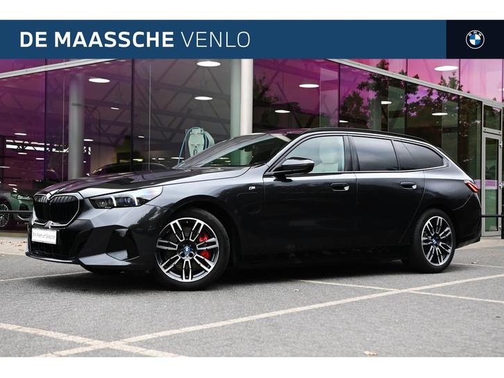 BMW 5 Serie Touring 550e xDrive M Sport Automaat / Panoramad, Auto's, BMW, Bedrijf, Te koop, 5-Serie, 4x4, Adaptive Cruise Control