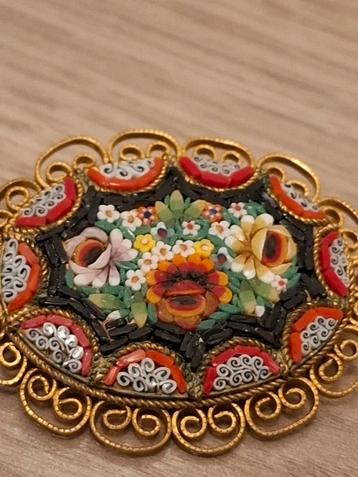 Micro mosaic antieke broche beschikbaar voor biedingen