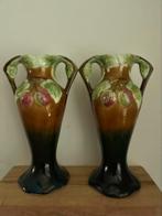 2 Majolica vazen. Genummerd. 6068, Ophalen of Verzenden