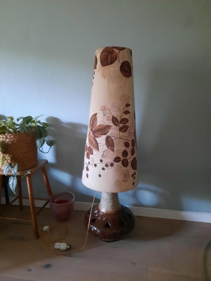 Vintage Vloerlamp met Bloemenmotief, Huis en Inrichting, Lampen | Vloerlampen, Gebruikt, 150 tot 200 cm, Stof, Overige materialen