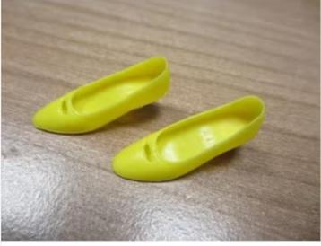 VINTAGE BARBIE/FRANCIE JAPAN PUMPS GEEL  in NM beschikbaar voor biedingen