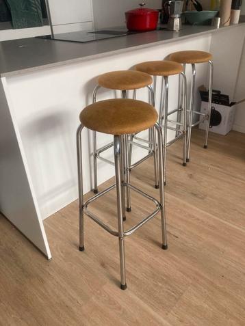 Barkrukken beschikbaar voor biedingen