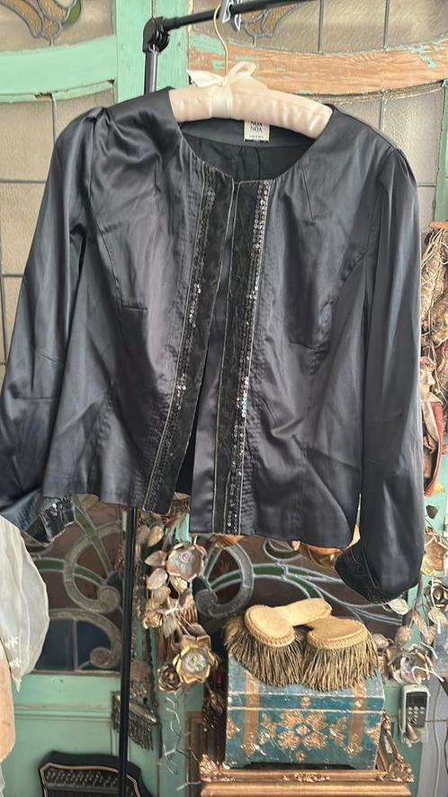 Noa Noa, diepzwart satijnen jasje XL, Kleding | Dames, Jasjes, Kostuums en Pakken, Zo goed als nieuw, Maat 46/48 (XL) of groter