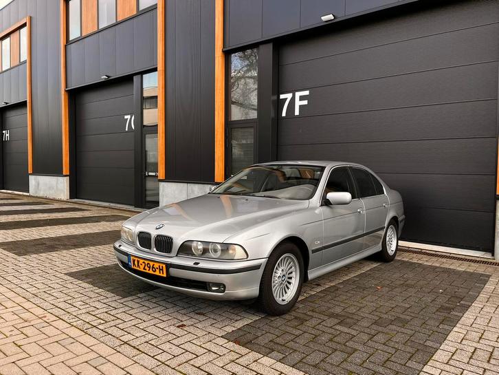 BMW e39 540I, Auto's, BMW, Particulier, 5-Serie, Benzine, Sedan, Automaat, Geïmporteerd, Zilver of Grijs, Zwart, Leder, Achterwielaandrijving