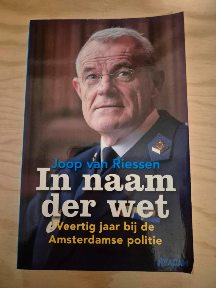 In naam der wet - Joop van Riessen, Boeken, Biografieën, Zo goed als nieuw, Politiek, Ophalen of Verzenden