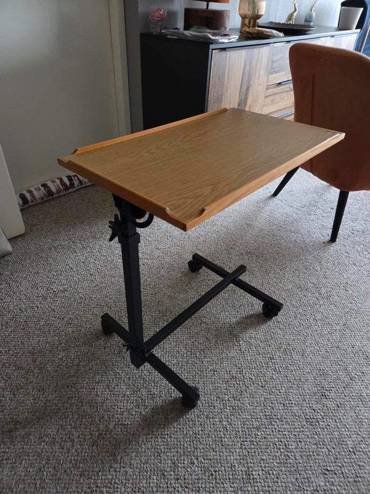 Verstelbaar Bedtafeltje - Ideaal voor Hobby's!, Huis en Inrichting, Tafels | Bijzettafels, Gebruikt, Rechthoekig, 45 tot 60 cm