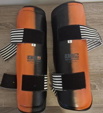 Krav Maga Global scheenbeschermers – maat S – zwart/oranje beschikbaar voor biedingen