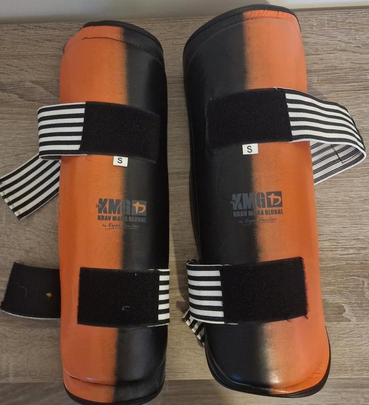 Krav Maga Global scheenbeschermers – maat S – zwart/oranje, Sport en Fitness, Vechtsporten en Zelfverdediging, Zo goed als nieuw