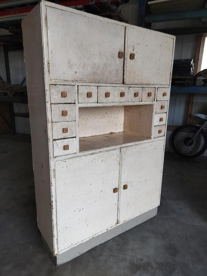Antieke buffetkast laadjes retrokast  100 jaar design kast, Antiek en Kunst, Antiek | Meubels | Kasten, Ophalen