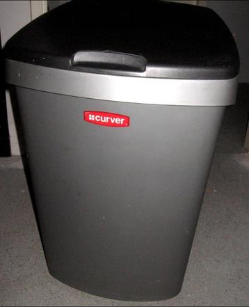 AFVALBAK - CURVER - 50 LTR - KLEPDEKSEL - NETTE STAAT  beschikbaar voor biedingen