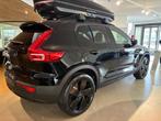 Volvo XC40 B4 Plus Black Edition | NIEUW | Schuif/-kanteldak, Auto's, Volvo, Automaat, Zwart, 4 cilinders, 1969 cc
