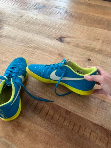 Nog prima sportschoenen mt 37,5 beschikbaar voor biedingen