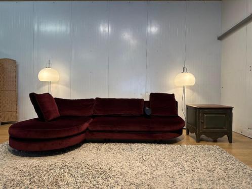 ZGAN B&B Italia Sitty Hoekbank Rood Velvet Suède, Huis en Inrichting, Banken | Bankstellen, Zo goed als nieuw, Hoekbank, Vierpersoons of meer