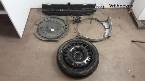 Krikset + reservewiel van een Opel Zafira C (Zafira C 12-), Auto-onderdelen, Overige Auto-onderdelen, Opel, Gebruikt, 3 maanden garantie
