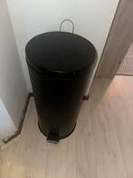 Zwarte prullenbak met pedaal, Huis en Inrichting, Woonaccessoires | Prullenbakken, Ophalen, Gebruikt, Met pedaal, 50 tot 75 cm
